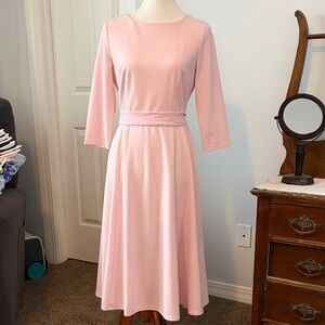 Chic light pink Midi Dress